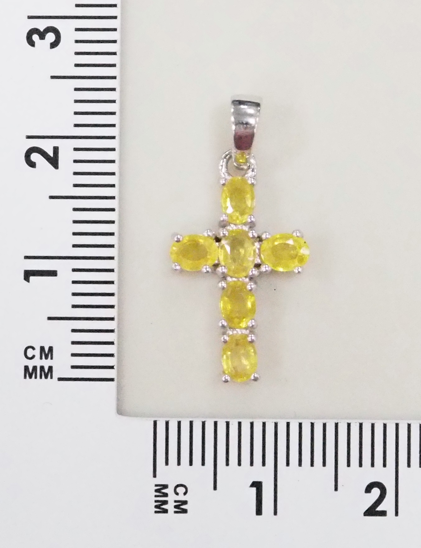Серебряная подвеска-крест с желтыми сапфирами